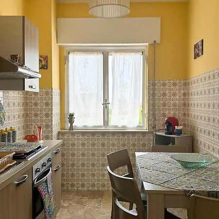 Lovely In With Kitchen